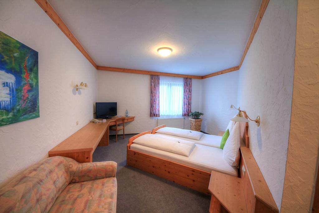 Hotel Kuchalber Hof Donzdorf Quarto foto